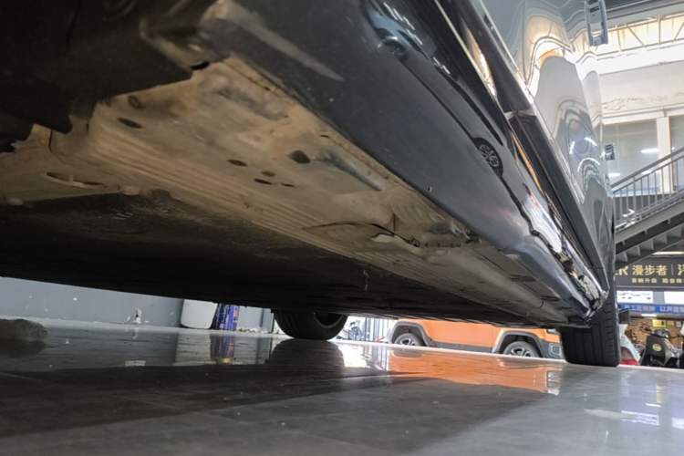 Used Mercedes-Benz EQS 2022 Updated Version 450+ Pioneer Edition Left Side Sill