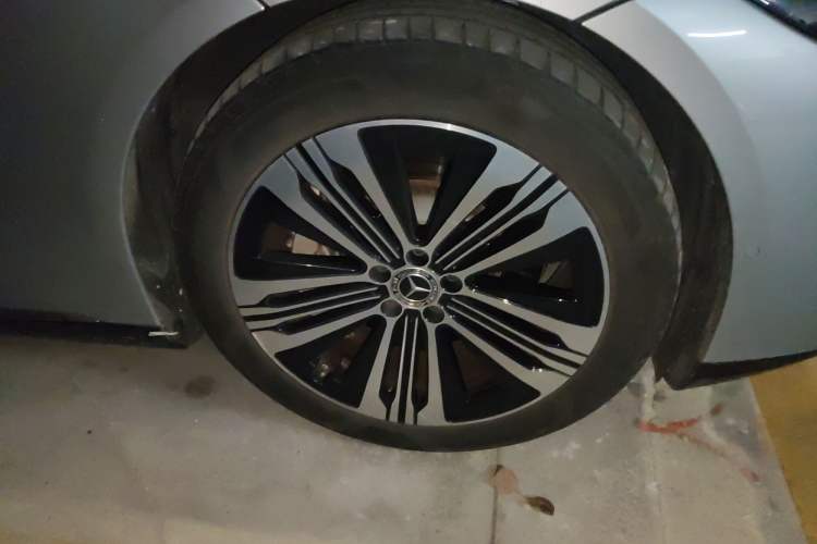 Used Mercedes-Benz EQS 2022 Updated Version 450+ Pioneer Edition Right Front Wheel Hub