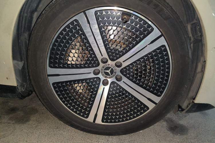 Used Mercedes-Benz EQS 2022 Updated Version 450+ Luxury Edition Right Front Wheel Hub