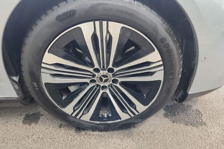 Used Mercedes-Benz EQS 2022 Updated Version 450+ Pioneer Edition Right Front Wheel Hub