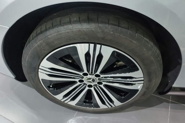 Used Mercedes-Benz EQS 2022 Updated Version 450+ Pioneer Edition Right Rear Wheel Hub