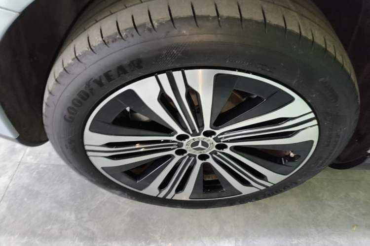 Used Mercedes-Benz EQS 2022 Updated Version 450+ Pioneer Edition Right Rear Wheel Hub