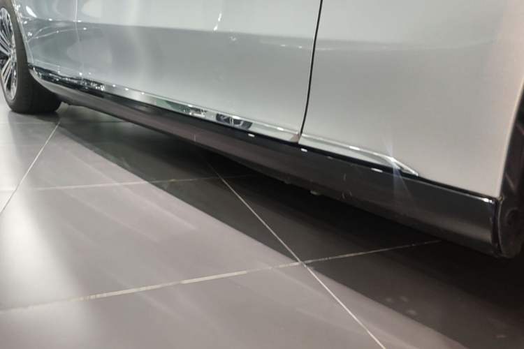 Used Mercedes-Benz EQS 2022 Updated Version 450+ Pioneer Edition Right Side Sill