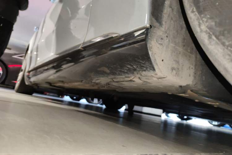 Used Mercedes-Benz EQS 2022 Updated Version 450+ Pioneer Edition Right Side Sill