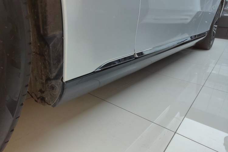 Used Mercedes-Benz EQS 2022 450+ Pioneer Edition Right Side Sill