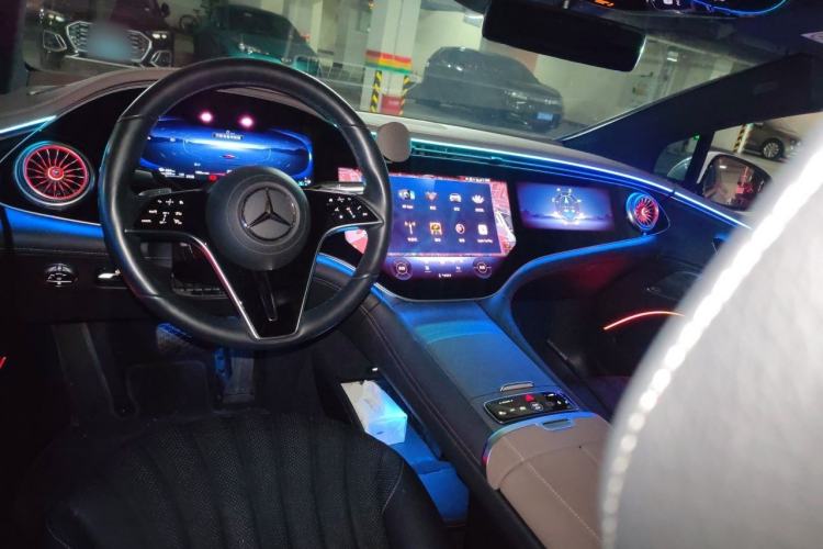 Used Mercedes-Benz EQS 2022 450+ Luxury Edition Center Console