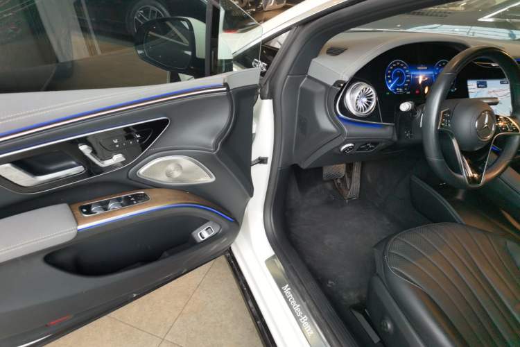 Used Mercedes-Benz EQS 2022 Updated Version 450+ Pioneer Edition Driver Seat