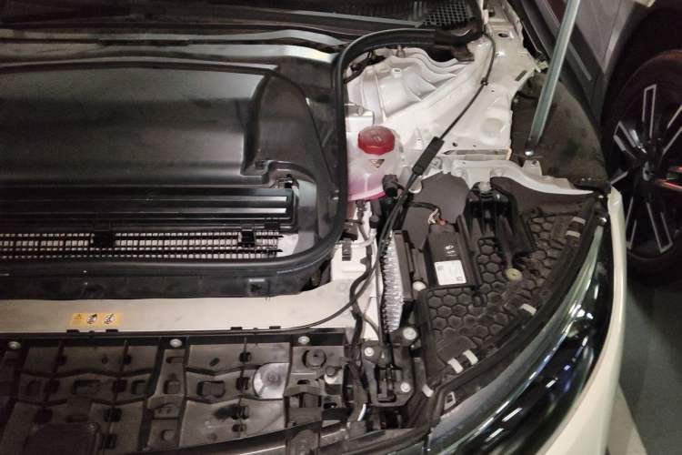Used Mercedes-Benz EQS 2022 450+ Luxury Edition Engine Bay Left