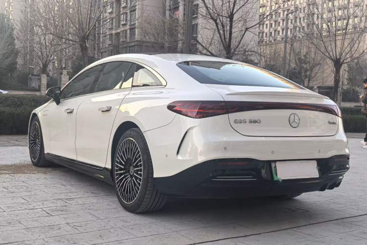 Used Mercedes-Benz EQS 2022 Updated 580 4MATIC Exterior 2
