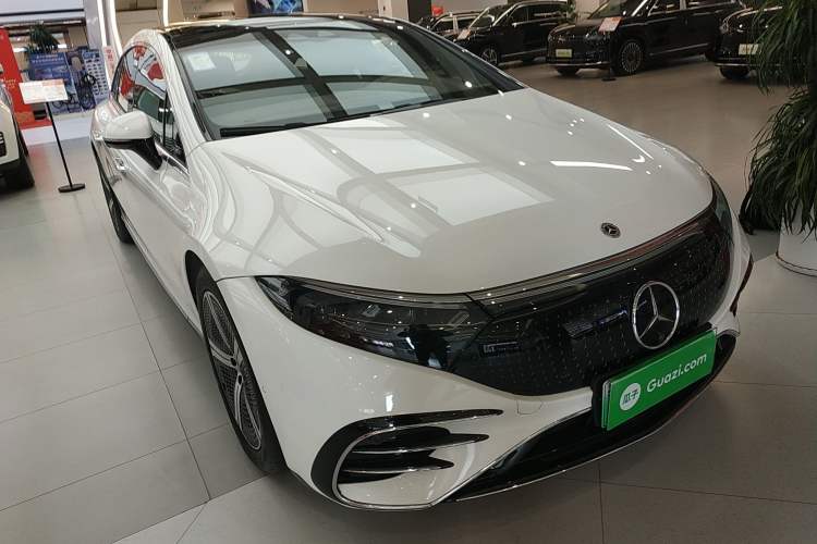 Used Mercedes-Benz EQS 2022 Updated Version 450+ Luxury Edition Exterior 2
