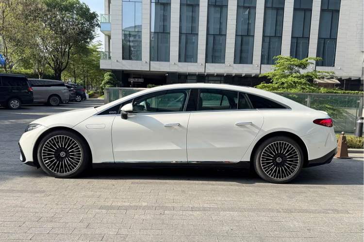 Used Mercedes-Benz EQS 2022 580 4MATIC Exterior 3