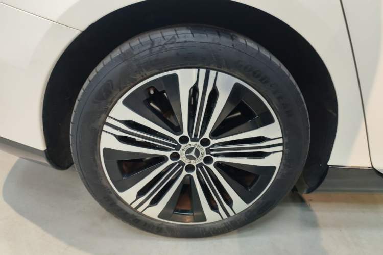 Used Mercedes-Benz EQS 2022 Updated Version 450+ Pioneer Edition Exterior 4