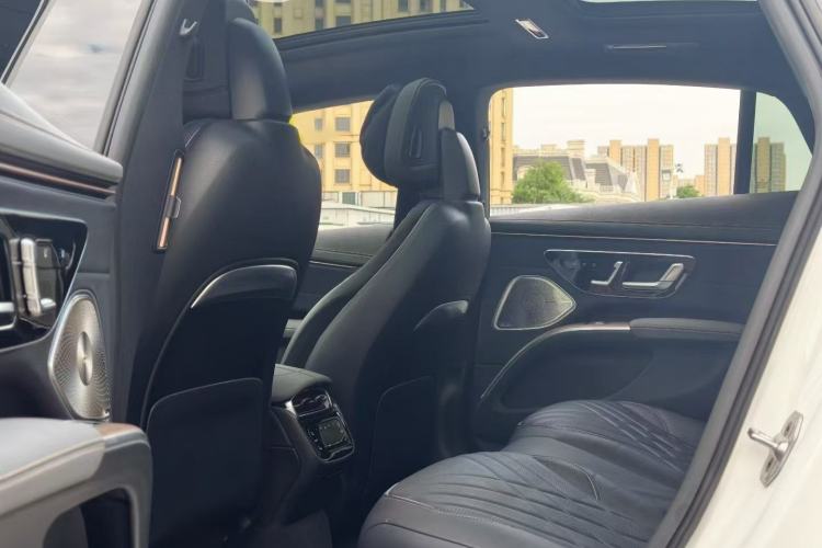 Used Mercedes-Benz EQS 2022 Updated 580 4MATIC Exterior 9