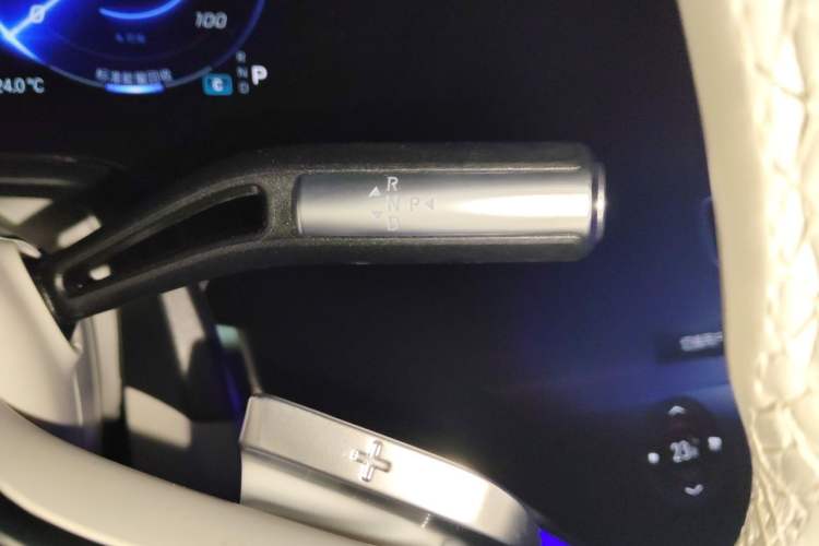 Used Mercedes-Benz EQS 2022 450+ Luxury Edition Gear Lever