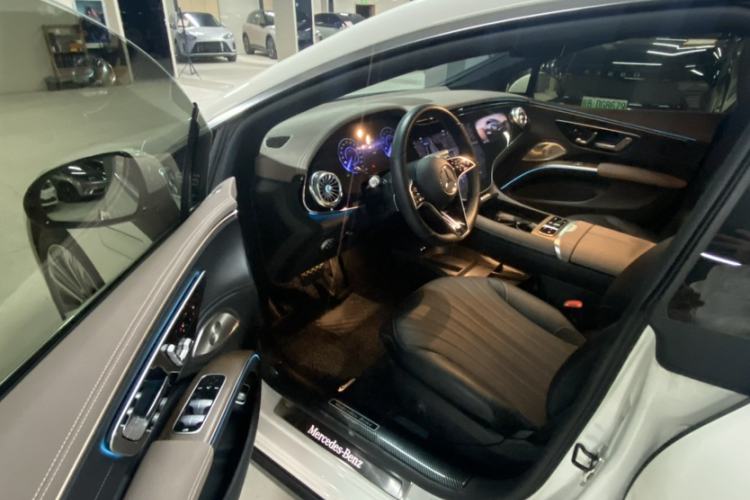 Used Mercedes-Benz EQS 2022 Updated Version 450+ Pioneer Edition Interior 1