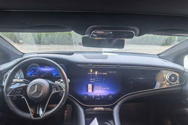 Used Mercedes-Benz EQS 2022 Updated 580 4MATIC Interior 1