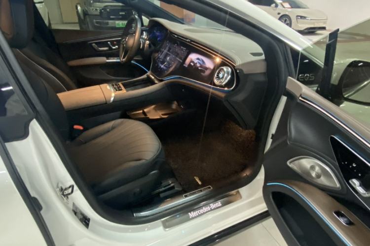 Used Mercedes-Benz EQS 2022 Updated Version 450+ Pioneer Edition Interior 2