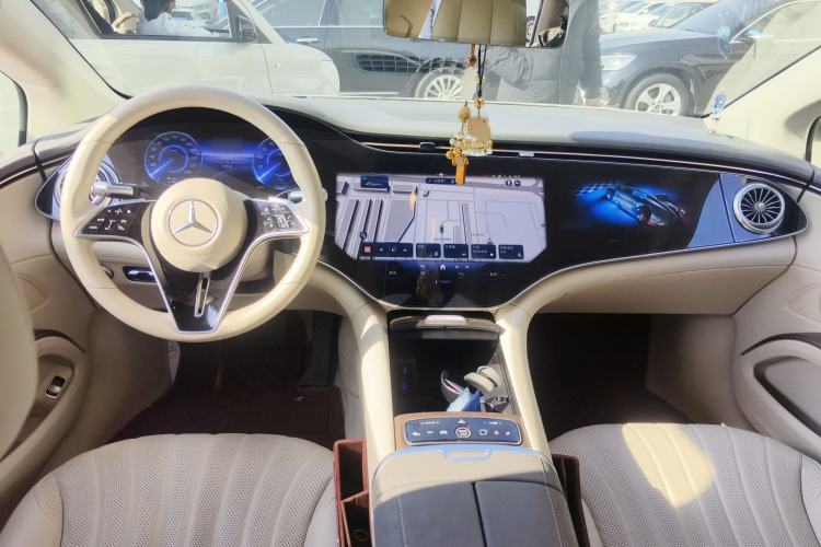 Used Mercedes-Benz EQS 2022 Updated Version 450+ Pioneer Edition Interior 2