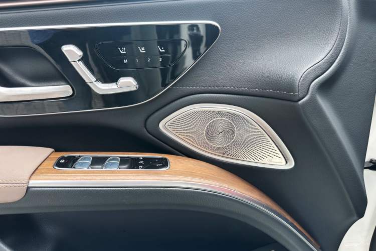 Used Mercedes-Benz EQS 2022 580 4MATIC Interior 3