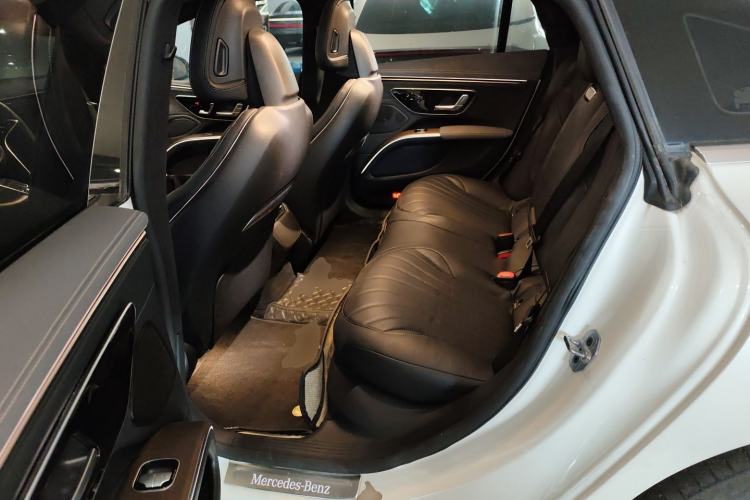 Used Mercedes-Benz EQS 2022 Updated Version 450+ Pioneer Edition Interior 4