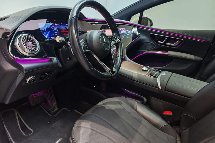 Used Mercedes-Benz EQS 2022 450+ Pioneer Edition Interior 4