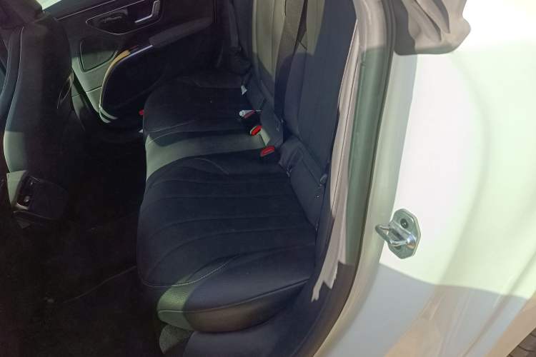 Used Mercedes-Benz EQS 2022 450+ Pioneer Edition Interior 4