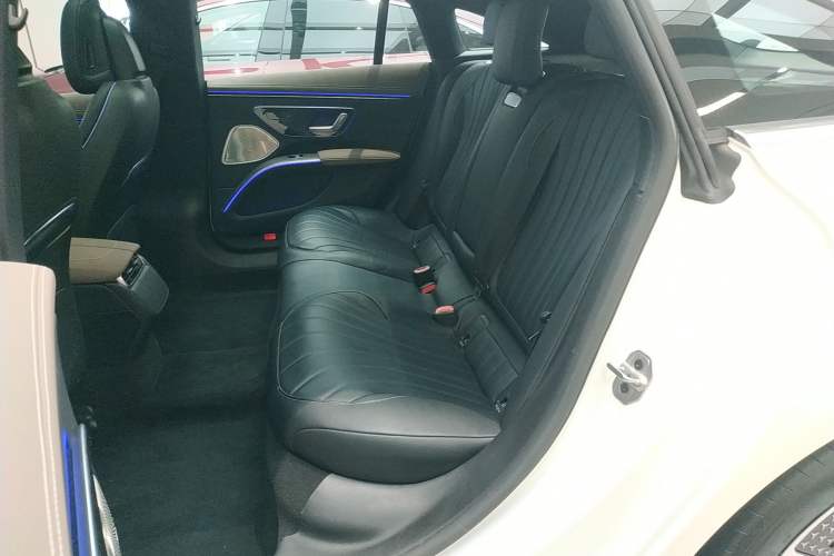 Used Mercedes-Benz EQS 2022 Updated Version 450+ Luxury Edition Interior 4
