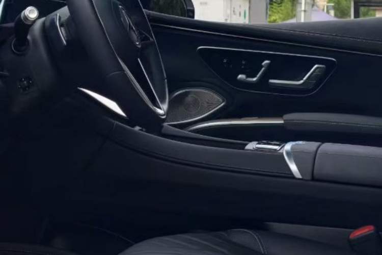 Used Mercedes-Benz EQS 2022 Updated 580 4MATIC Interior 5