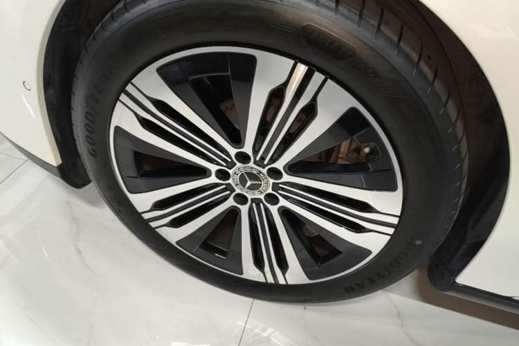 Used Mercedes-Benz EQS 2022 450+ Pioneer Edition Left Front Wheel Hub