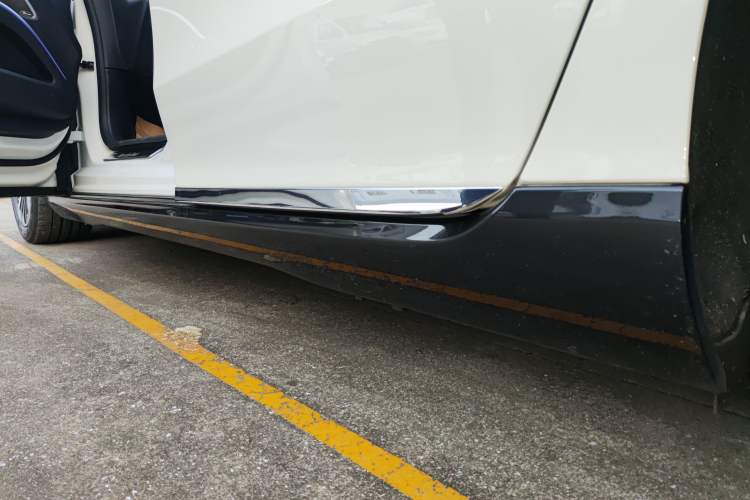 Used Mercedes-Benz EQS 2022 Updated Version 450+ Pioneer Edition Left Side Sill