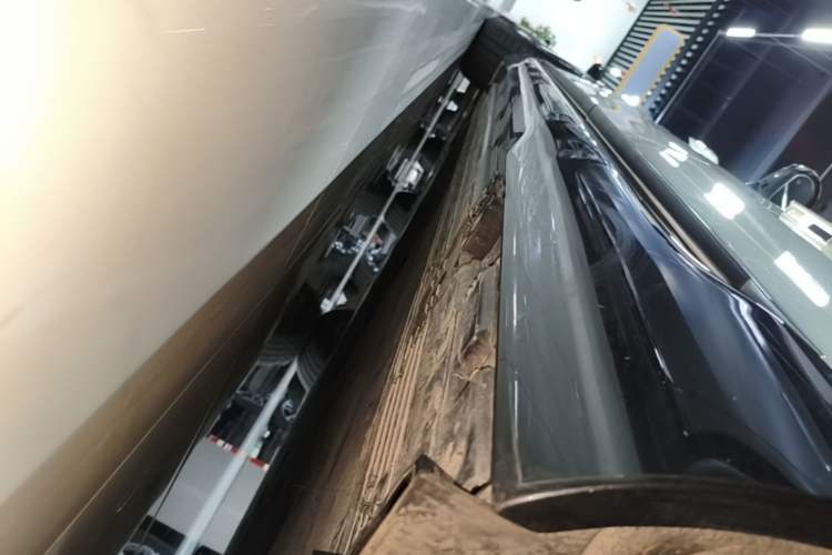 Used Mercedes-Benz EQS 2022 450+ Pioneer Edition Left Side Sill
