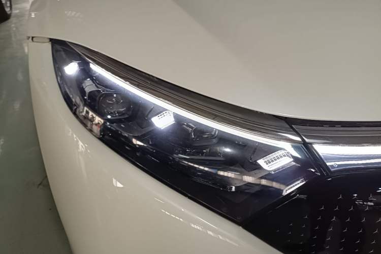Used Mercedes-Benz EQS 2022 450+ Pioneer Edition Right Front Headlight