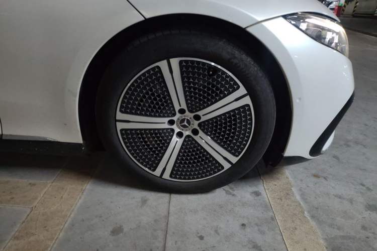Used Mercedes-Benz EQS 2022 450+ Luxury Edition Right Front Wheel Hub