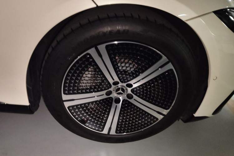 Used Mercedes-Benz EQS 2022 450+ Luxury Edition Right Front Wheel Hub
