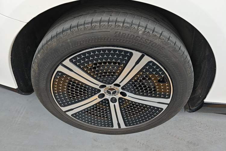 Used Mercedes-Benz EQS 2022 Updated Version 450+ Luxury Edition Right Rear Wheel Hub