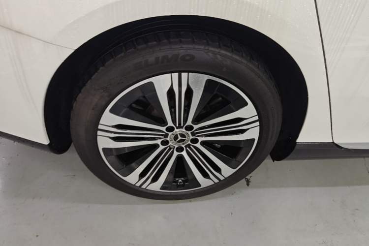 Used Mercedes-Benz EQS 2022 Updated Version 450+ Pioneer Edition Right Rear Wheel Hub