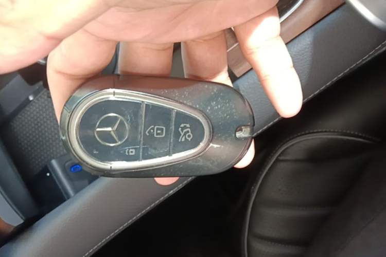 Used Mercedes-Benz EQS 2022 Updated 580 4MATIC Vehicle Key