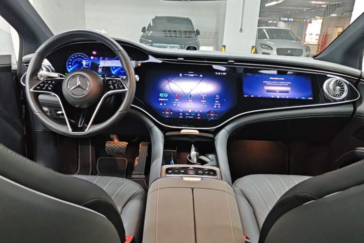 Used Mercedes-Benz EQS 2023 450+ Pioneer Edition Center Console