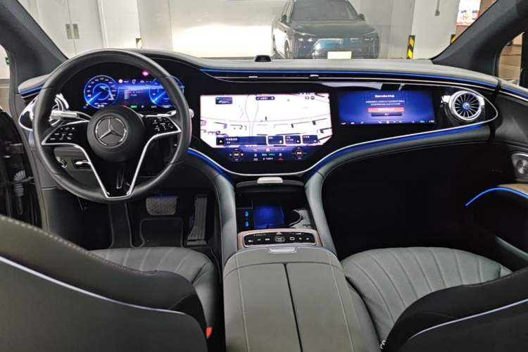 Used Mercedes-Benz EQS 2023 450+ Pioneer Edition Center Console