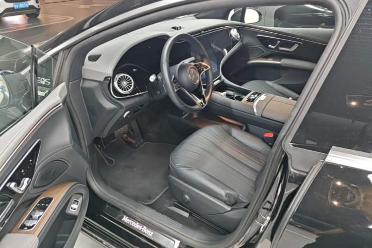 Used Mercedes-Benz EQS 2023 450+ Pioneer Edition Driver Seat