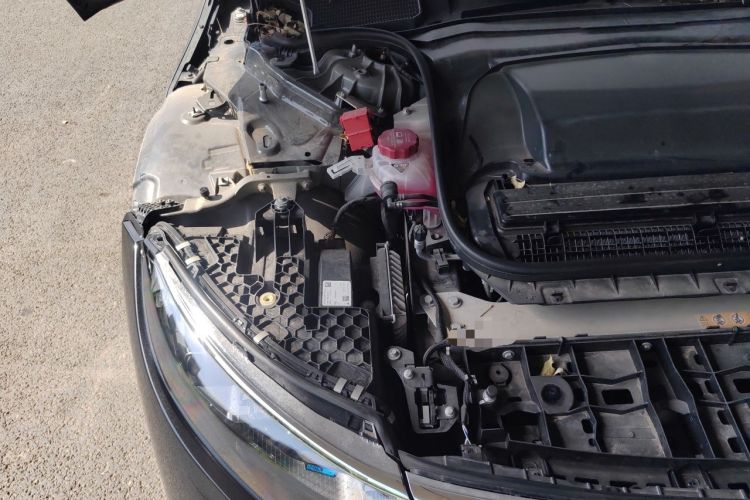 Used Mercedes-Benz EQS  Engine Bay Right