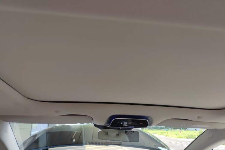 Used Mercedes-Benz EQS  Headliner