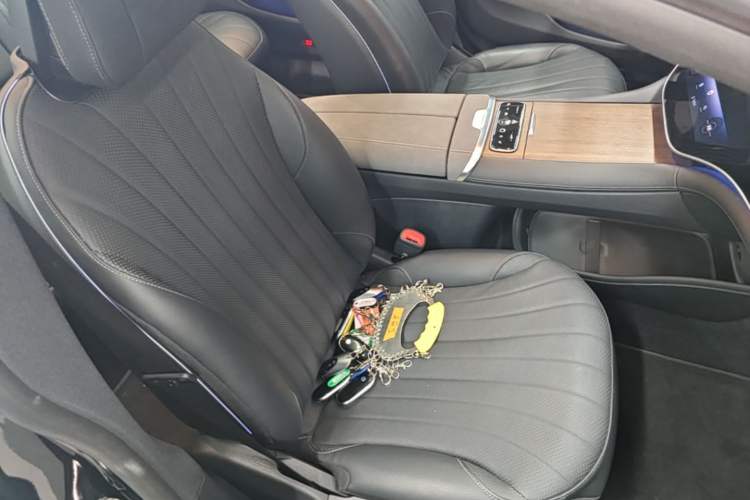 Used Mercedes-Benz EQS 2023 450+ Pioneer Edition Right Front Seat