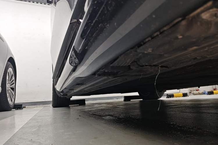 Used Mercedes-Benz EQS 2023 450+ Pioneer Edition Right Side Sill
