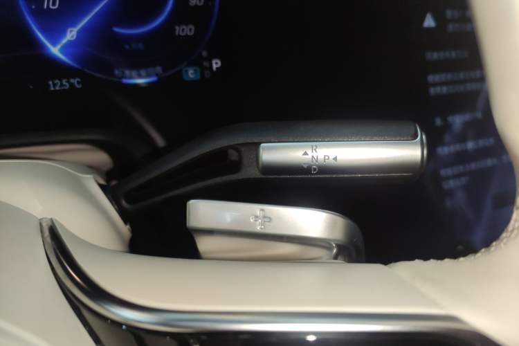Used Mercedes-Benz EQS 2023 450+ Pioneer Edition Gear Lever