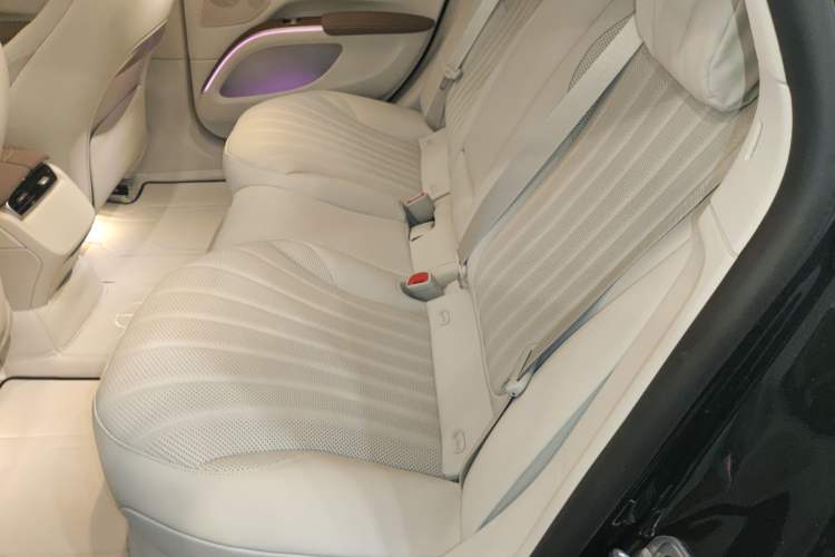 Used Mercedes-Benz EQS 2023 450+ Pioneer Edition Interior 4