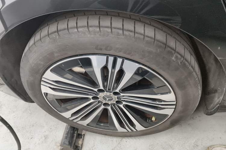 Used Mercedes-Benz EQS 2023 450+ Pioneer Edition Right Rear Wheel Hub
