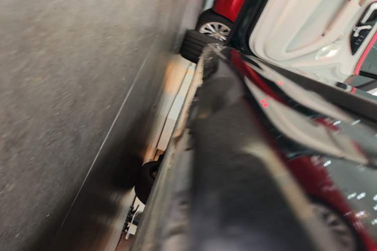 Used Mercedes-Benz EQS 2023 450+ Pioneer Edition Left Side Sill