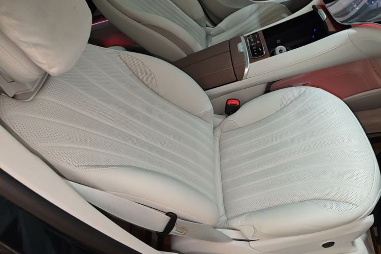 Used Mercedes-Benz EQS 2023 450+ Pioneer Edition Right Front Seat