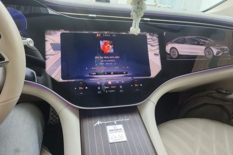 Used Mercedes-Benz EQS 2023 580 4MATIC Audio And AC Panel
